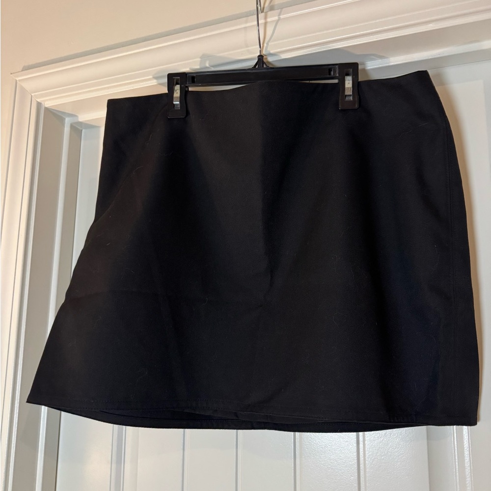 H&M Black Mini Skirt